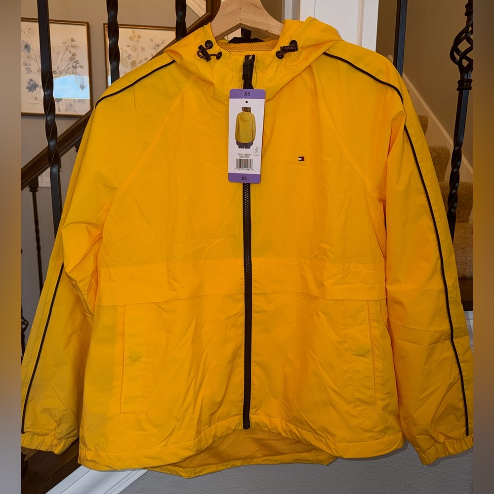 Tommy Hilfiger Women's Windbreaker
Jacket, Lightweight Spring Jacket